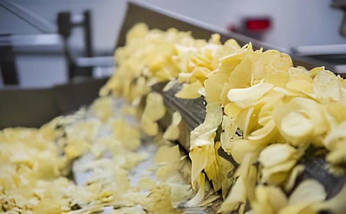 Parte del proceso para hacer papas fritas Parte del proceso para hacer papas fritas